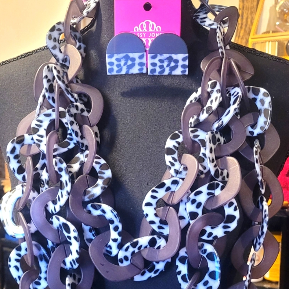 Necklace w/ earrings